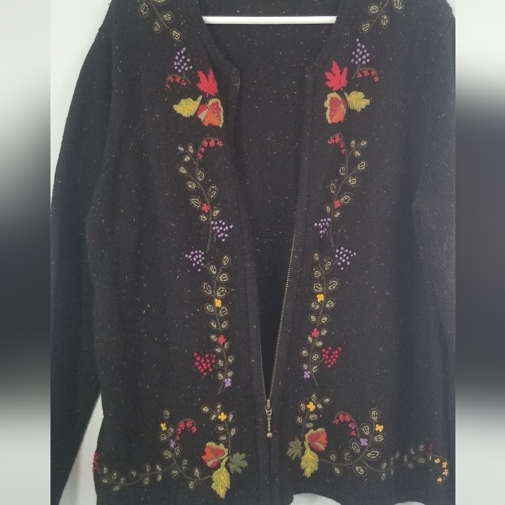 Croft & Barrow Full Zip Heavy Weight Cardigan Sweater. Vine Embroidery. Size L. - Picture 5 of 8